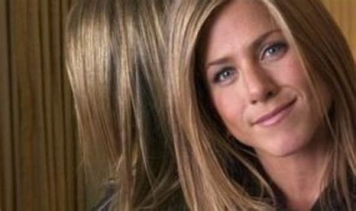Does Jennifer Aniston Speak Greek?
