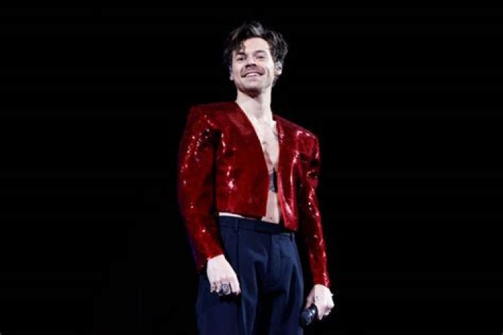 Harry Styles Gives Emotional Goodbye As ‘Love on Tour’ Ends Record-Breaking Run