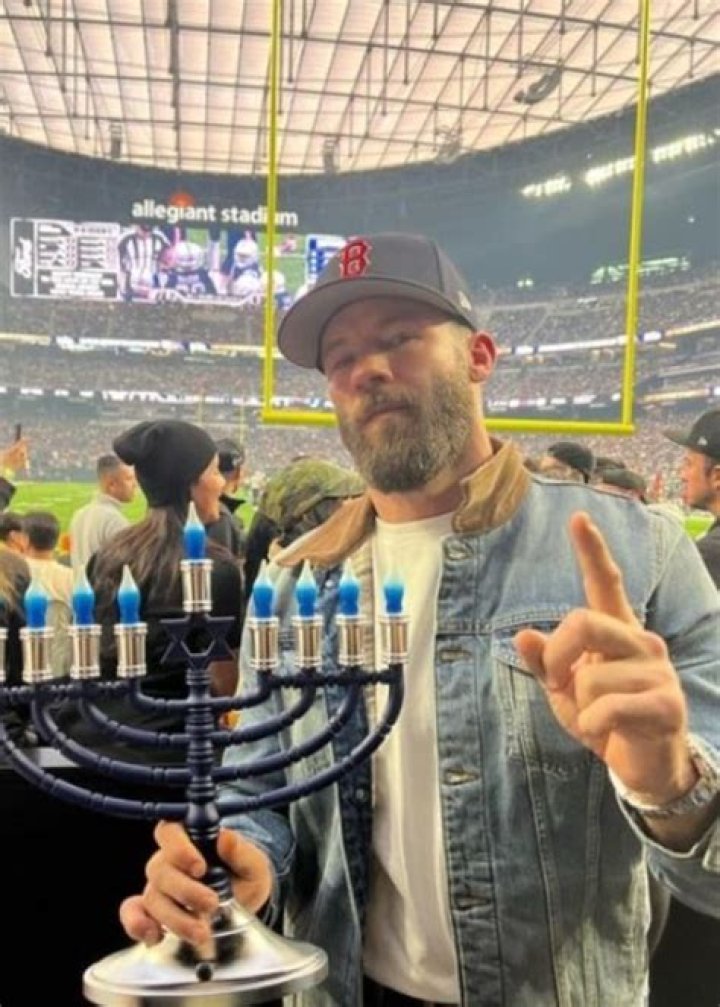 Julian Edelman Height, Weight, Age, Family, Education, Biography
