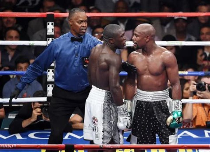 Not Surprisingly, Floyd Mayweather's Final Fight Was A Hugely Embarrassing Dud