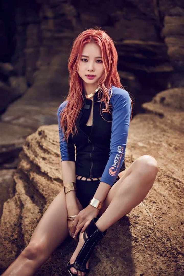 Solji (Heo Sol-ji) Height, Weight, Age, Body Statistics