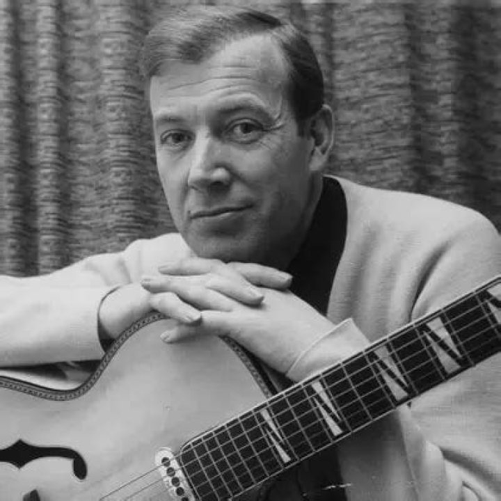 Val Doonican Net Worth | Celebrity Net Worth